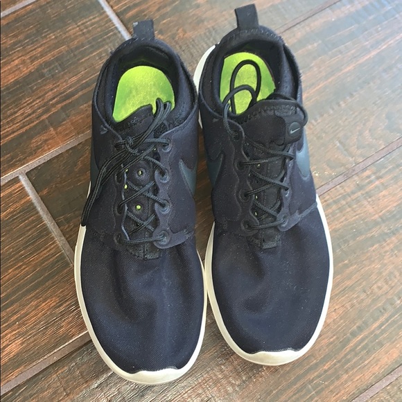 Nike roshes - Picture 2 of 2